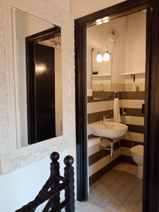 Einaudi 56 Guest House Кальяри Экстерьер фото